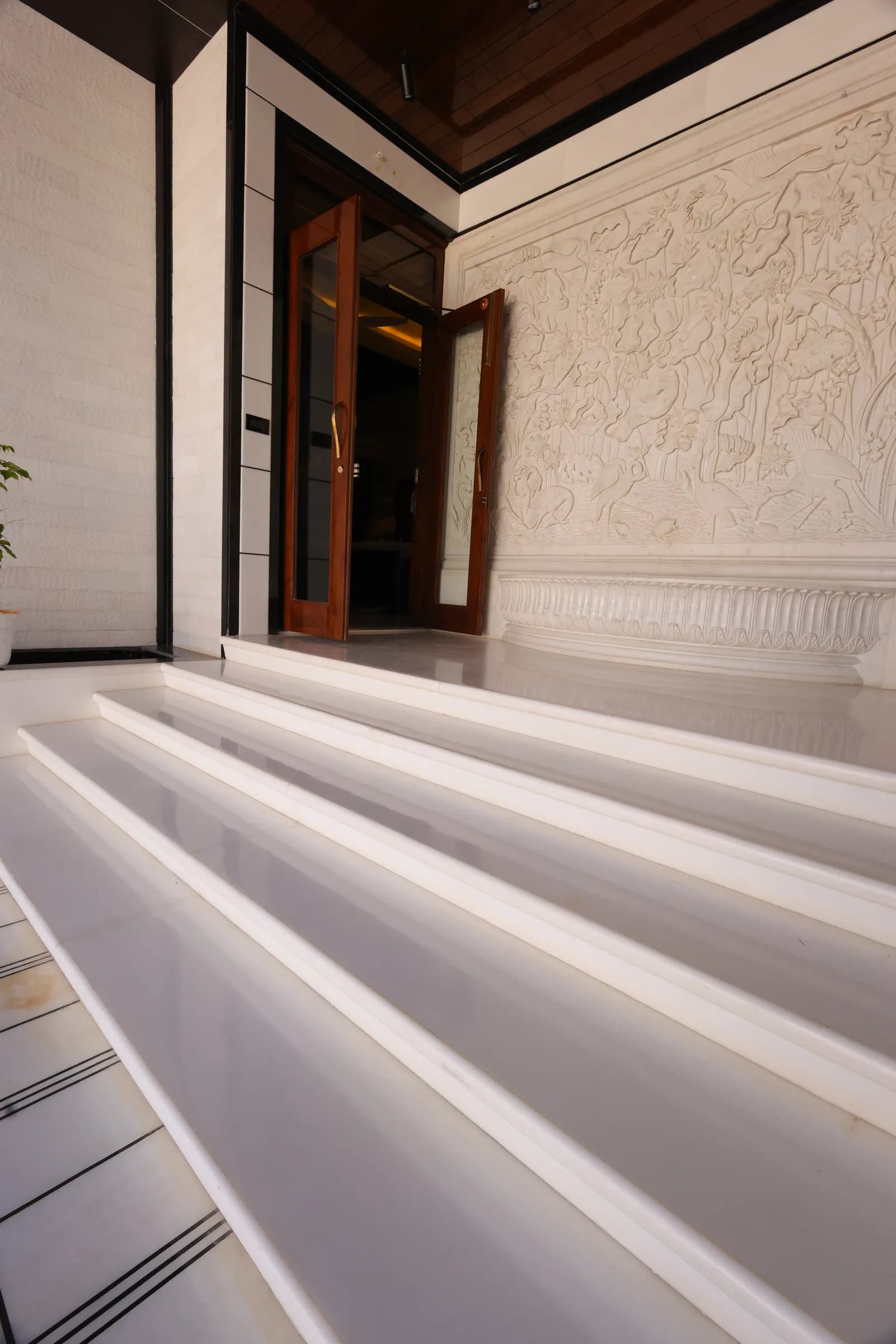 Makrana White